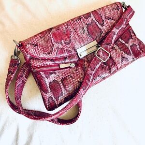 Clutch in snakeskin embossed burgundy and white leather, shoulder strap-Medium
